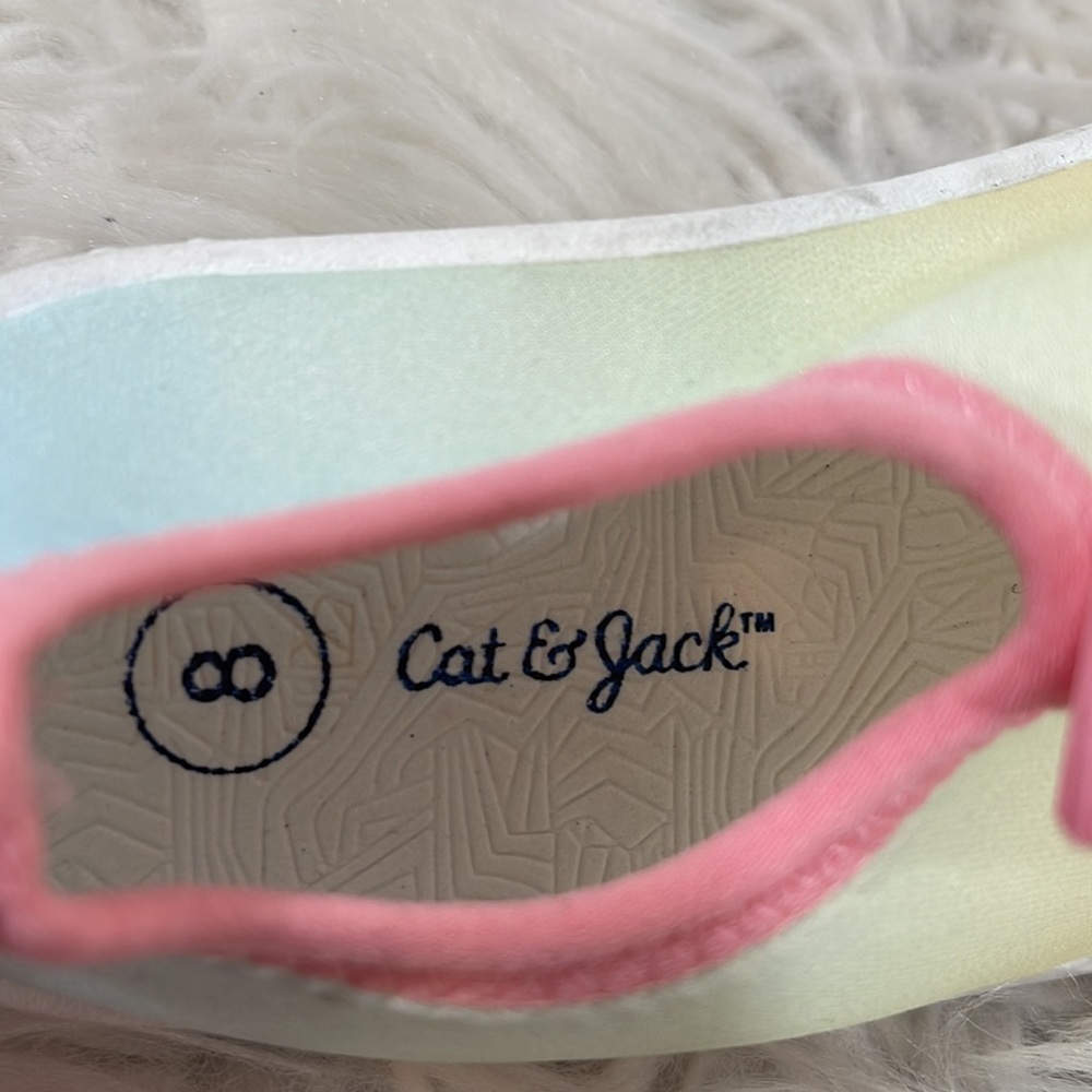 Kid’s Grover Slip On Girl’s Water Shoe Cat & Jack Size 8 Closed Toe Lightweight - Picture 7 of 9